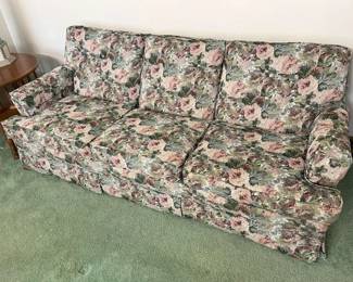 140 Sofas Chairs Floral Sofamin
