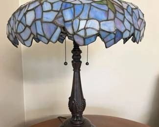 140 Chloe Lighting TiffanyStyle Wisteria Slag Glass Table Lampmin
