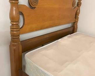 140 Maple Twin Headboard Detail min