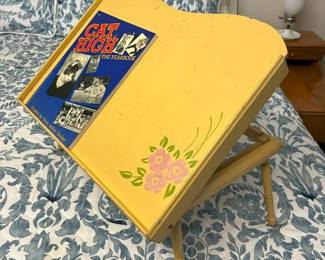140 Vintage Adjustable TV Breakfast Traymin