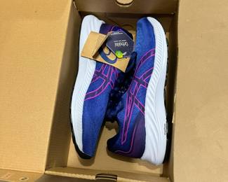 Asics - new with tags; size 8.5, Gel Excite