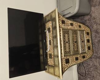 Side table and tv