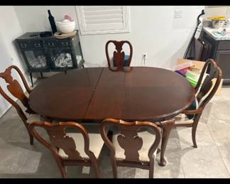 Dining room table 6 chairs