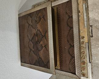 Nesting boxes