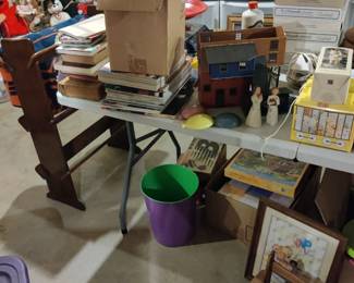 arts and crafts supplies