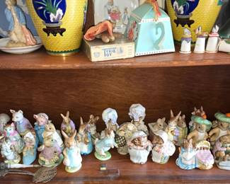 35 piece BESWICK Beatrix Potter Figurine Lot