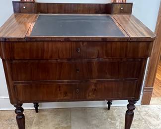 C12 Writing Desk