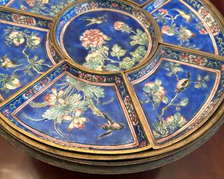 Fitted portion of Enamel Box