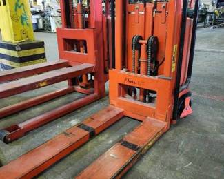 Interthor Logitrans Model LL1000TE Electric Pallet Positioner - 2200lb Capacity