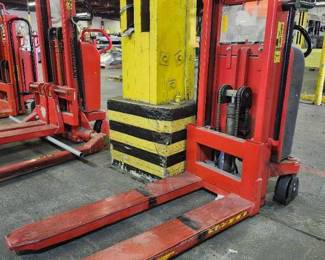 Trans-Positioner Model 14014933ETP Electric Pallet Jack Series 30