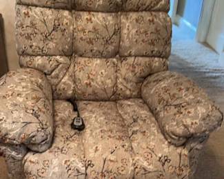 Best Home Furnishings Floral Upholstered Power Lift Recliner