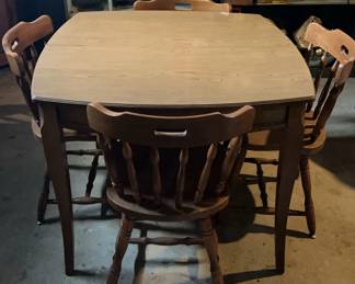 Kitchen Table W 4 Chairs