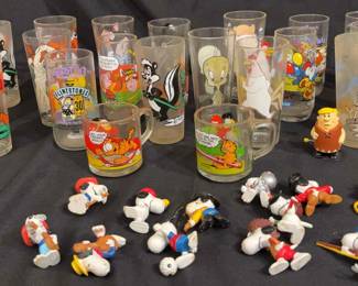 Looney Tunes, Flintstones Glasses And Figurines