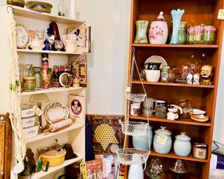 Antique toaster, iron, Tupperware, All price to sell