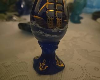 Fenton Egg