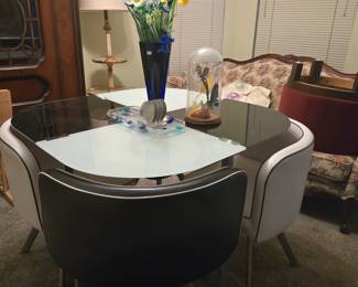 Very Cool Dining Room Table & Chairs
