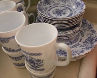 Honorine Blue & White Milk Glass Set