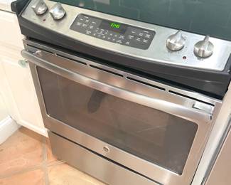 $300 GE 5-burner stove, slide in electric stove (sells for $800 new)
Model Js750SF3ss
31”W x 25”D x 36”H