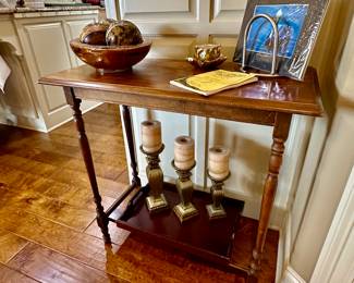 a super sweet solid vintage side table