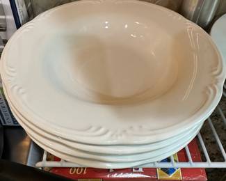 set of 4 Pfaltzgraff gumbo bowls 