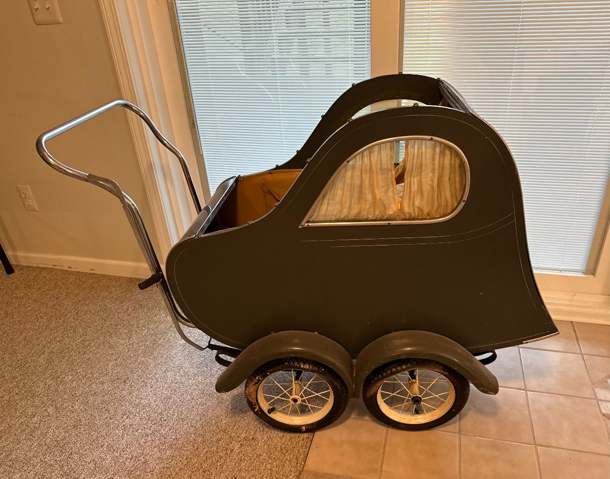 1937 baby stroller/pram