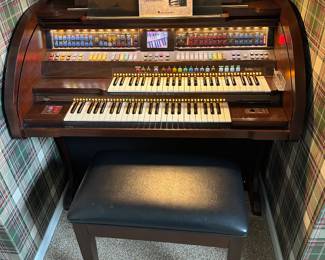 Beautiful Lowrey Organ