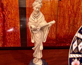 MCM Geisha figure