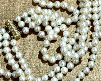 Large 1950s triple strand pearl necklace in 14k