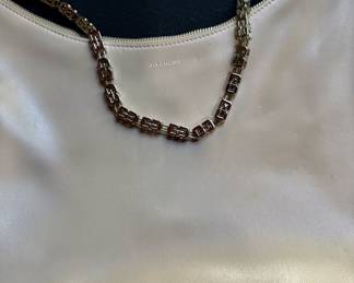 GIVENCHY