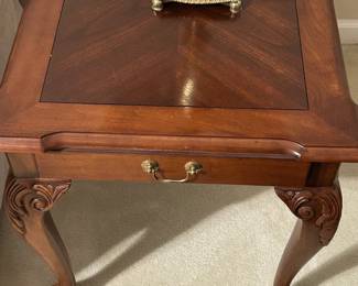 Gorgeous Coffee Table w/ Two Matching Side Tables