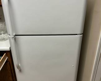 Frigidaire Top Freezer Refrigerator