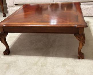 Gorgeous Coffee Table w/ Two Matching Side Tables