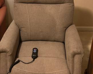 Moto Motion Power Lift Recliner