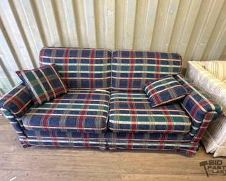 7002 Plaid Pull Out Sofa