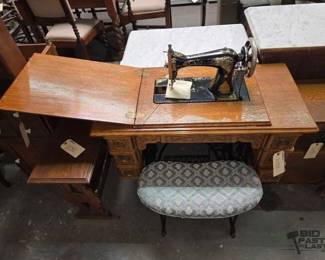 2032 Singer Sewing Machine Table Stool