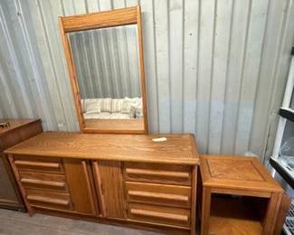 7510 Vanity Dresser Magazine Rack Side Table