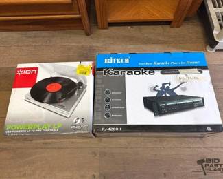 7512 USB Powered Turntable Karaoke Player