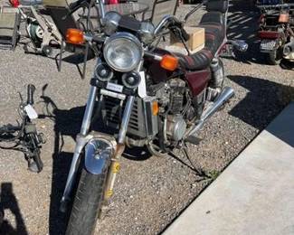 100 1983 Honda VF750 Motorcycle
