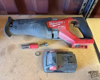 6016 Milwaukee Sawzall, Battery Parts