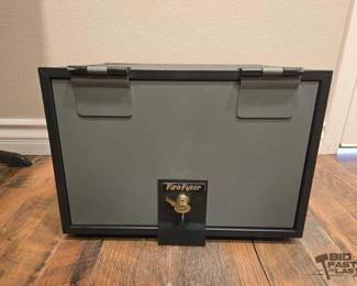 1910 FireFyter Safe with Key