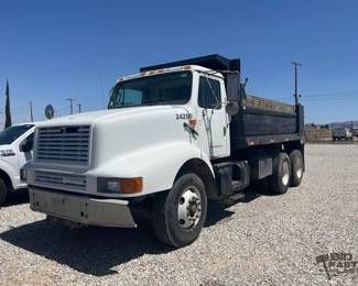 150 2001 International F2674 SBA Truck