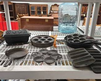 2264 9 Cast Iron Metal Pans