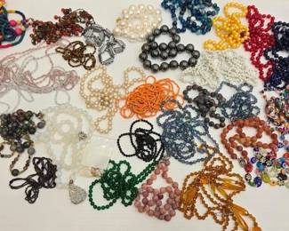 1046 Costume Jewelry