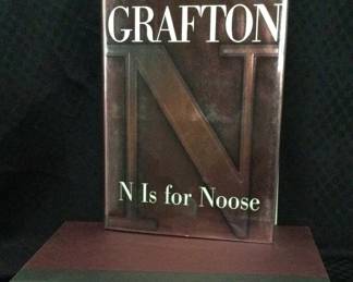 Signed First Edition Sue Grafton N Is For Noose Book