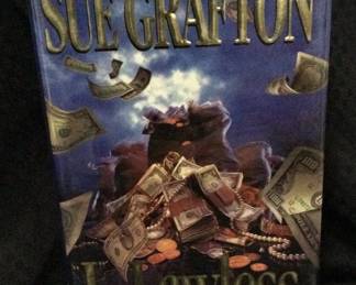 Signed First Edition Sue Grafton aL Is For Lawlessa Book