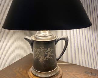 Metal kettle lamp