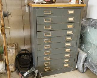 Metal cabinet