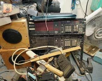 Vintage White's electronics