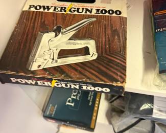 Staple gun