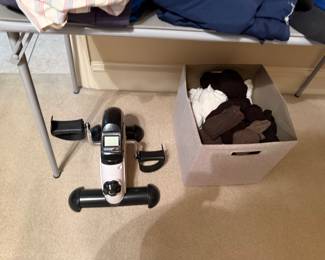 Foot peddler